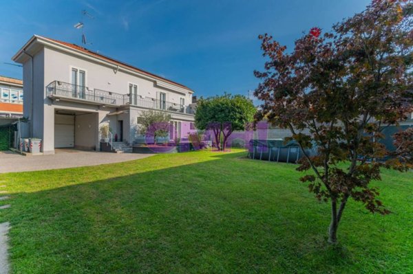 casa indipendente in vendita a Busto Arsizio