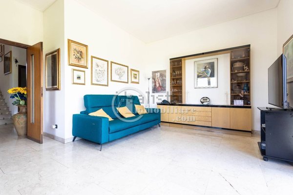 casa indipendente in vendita a Busto Arsizio