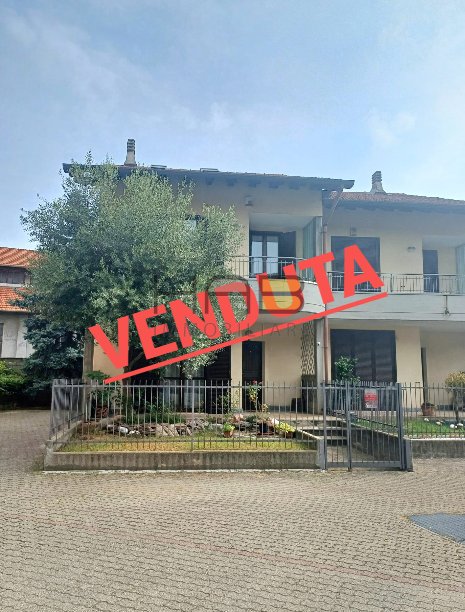 casa indipendente in vendita a Busto Arsizio