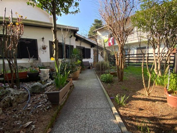 appartamento in vendita a Busto Arsizio in zona Borsano