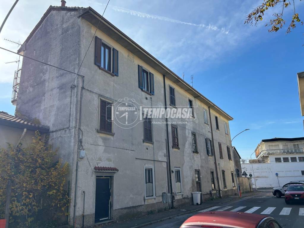 appartamento in vendita a Busto Arsizio in zona Borsano