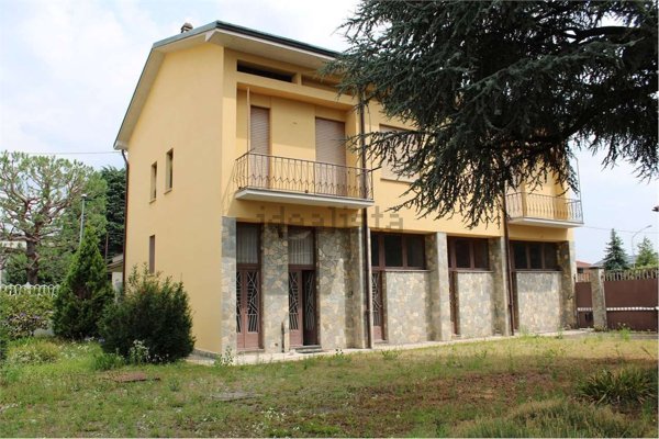casa indipendente in vendita a Busto Arsizio