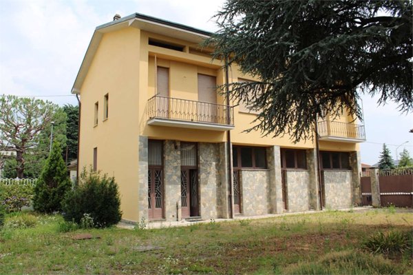 casa indipendente in vendita a Busto Arsizio in zona Borsano