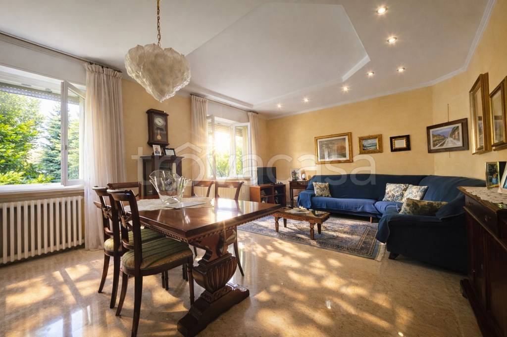 casa indipendente in vendita a Busto Arsizio in zona Borsano