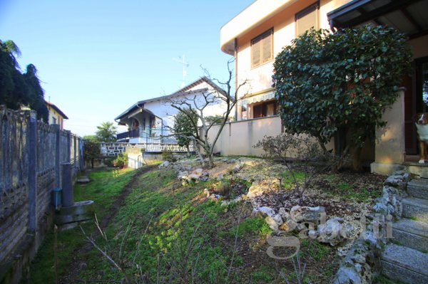 casa indipendente in vendita a Busto Arsizio