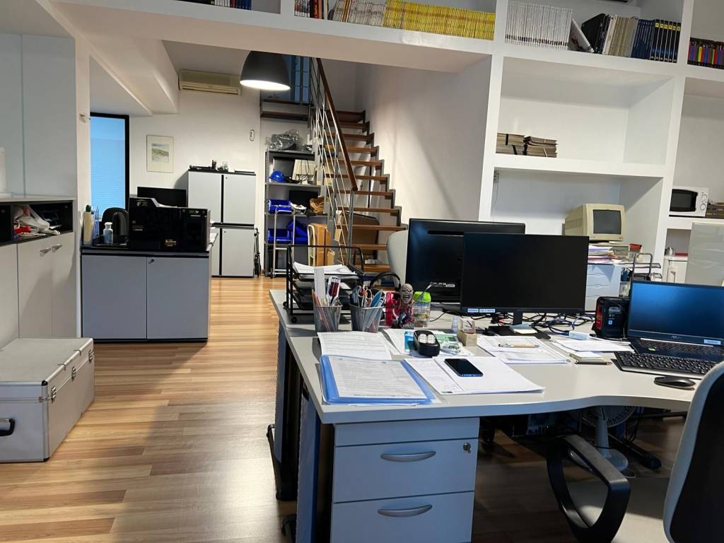 ufficio in vendita a Busto Arsizio