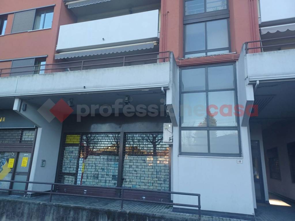 negozio in vendita a Busto Arsizio