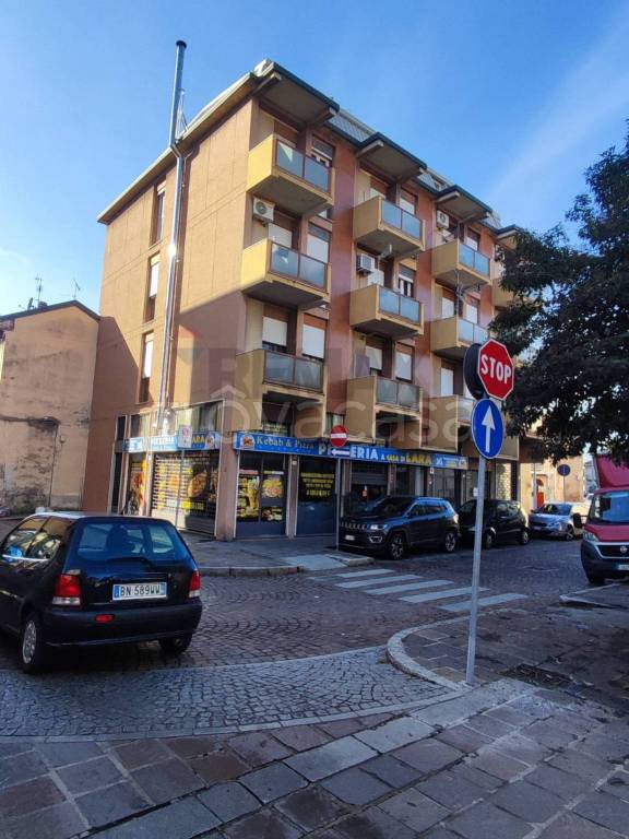 appartamento in vendita a Busto Arsizio in zona Borsano