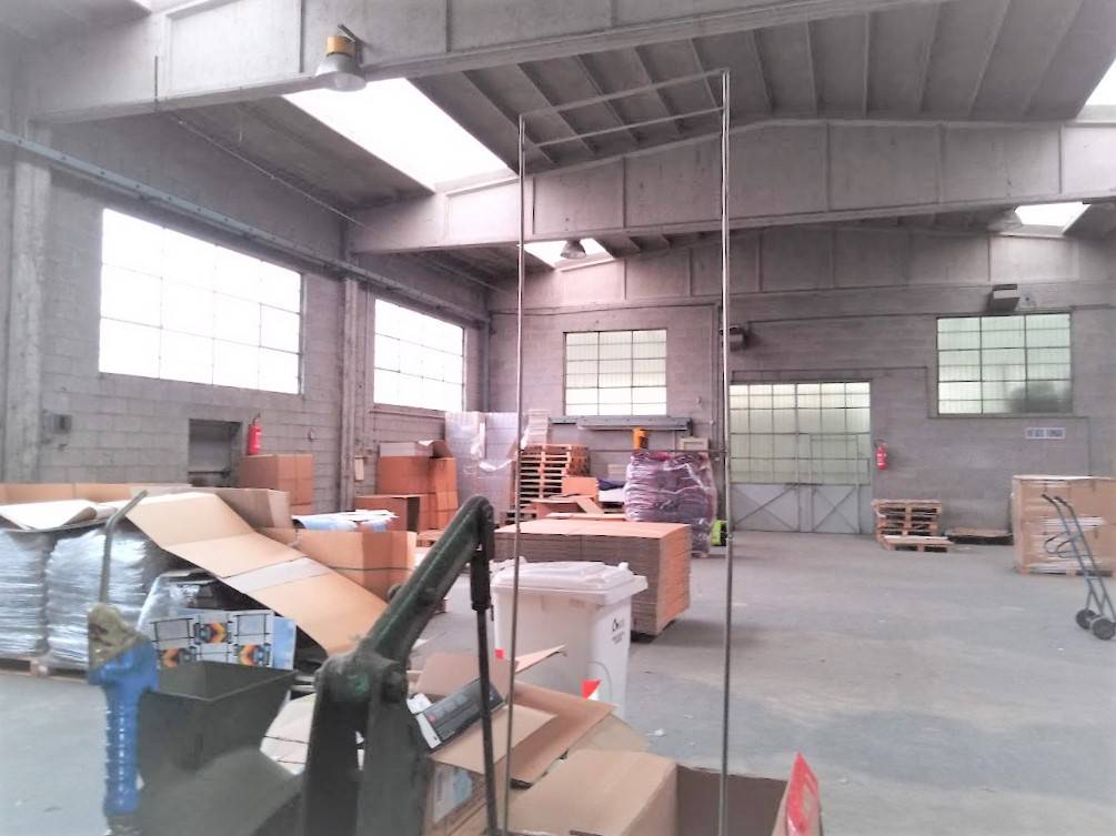 locale commerciale in vendita a Busto Arsizio