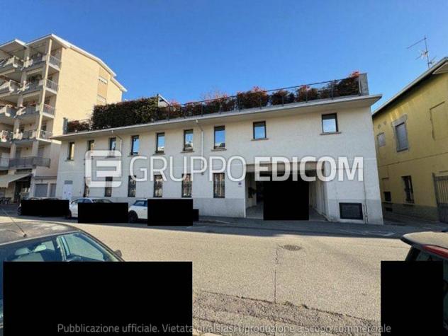 locale commerciale in vendita a Busto Arsizio