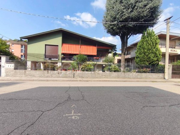 casa indipendente in vendita a Busto Arsizio