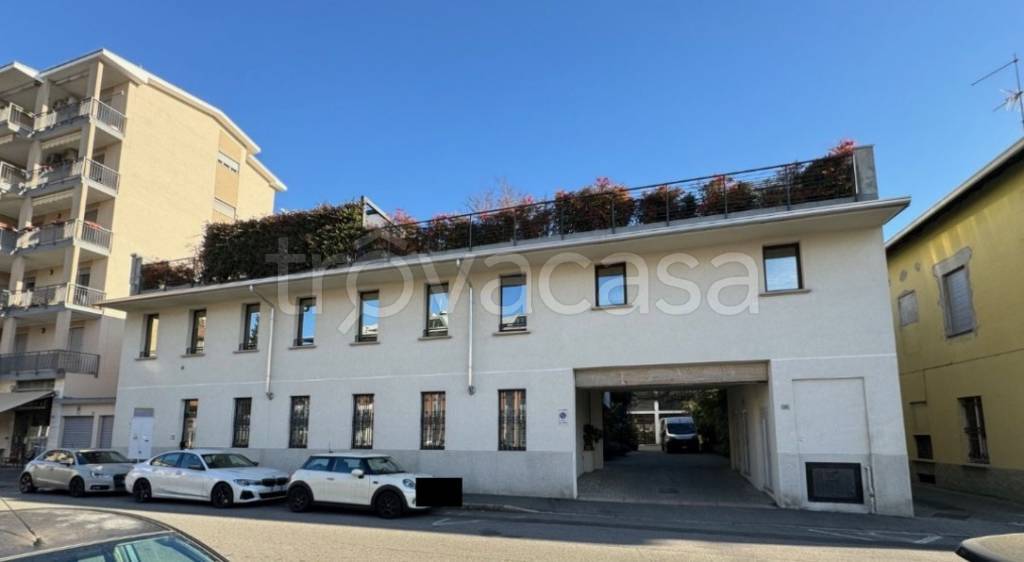 ufficio in vendita a Busto Arsizio
