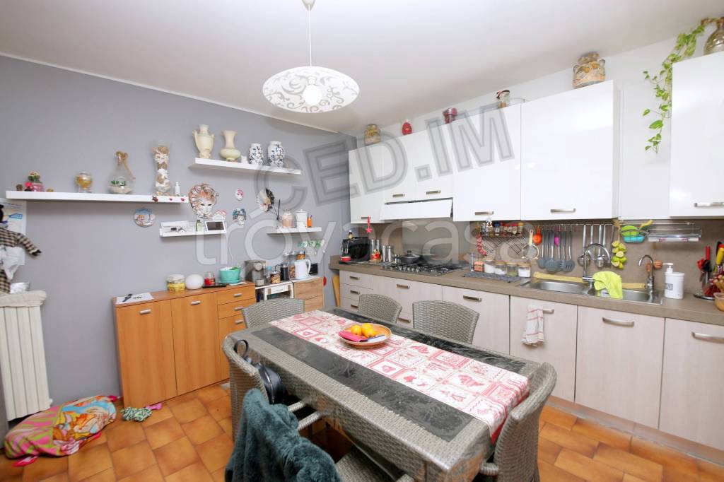 casa indipendente in vendita a Busto Arsizio