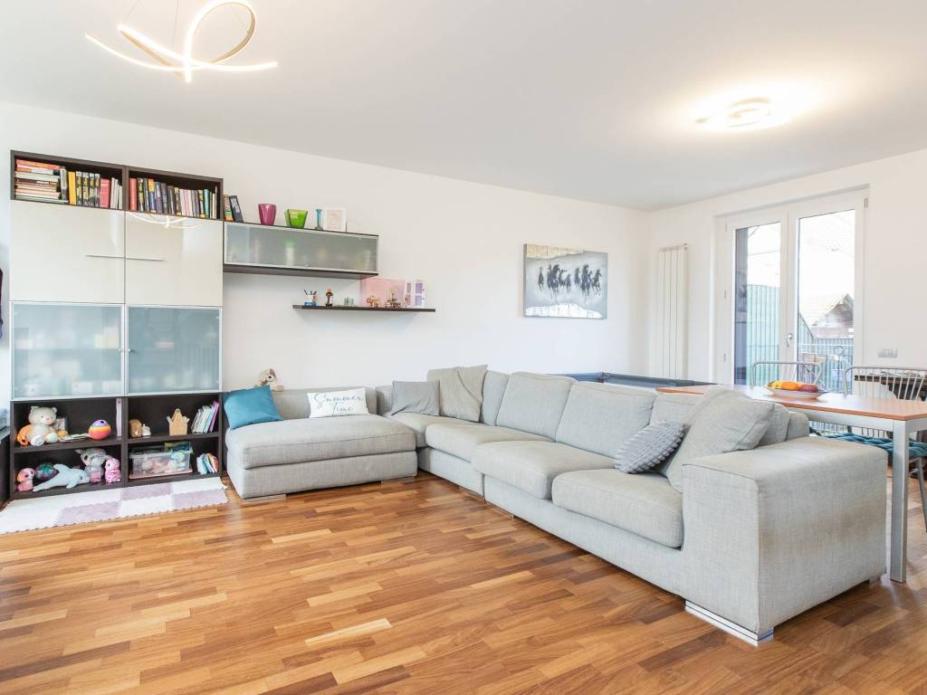 casa indipendente in vendita a Busto Arsizio