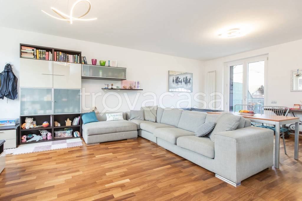 casa indipendente in vendita a Busto Arsizio