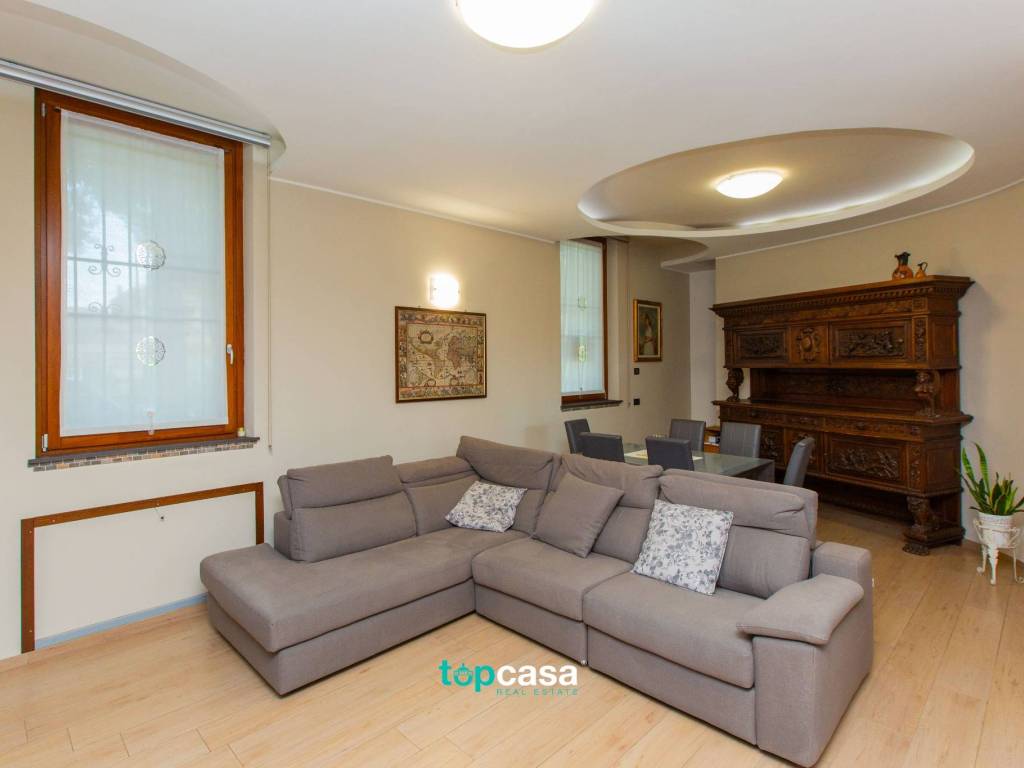 casa indipendente in vendita a Busto Arsizio