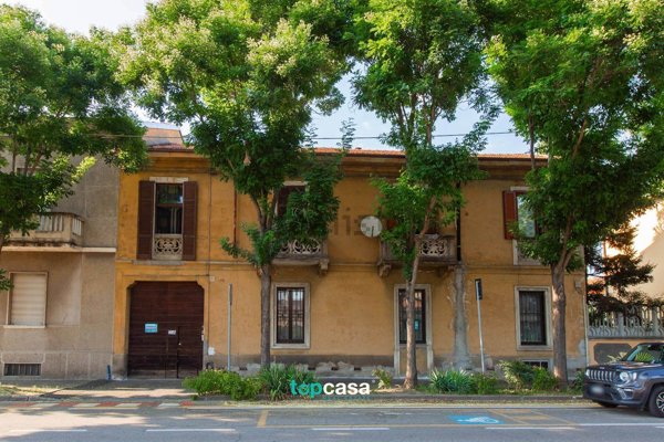 casa indipendente in vendita a Busto Arsizio