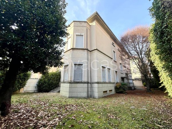 casa indipendente in vendita a Busto Arsizio