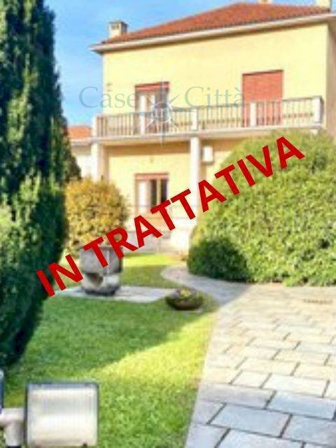casa indipendente in vendita a Busto Arsizio