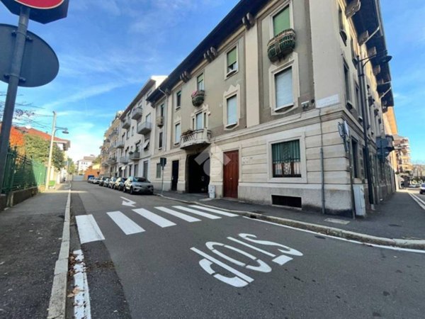 capannone in vendita a Busto Arsizio