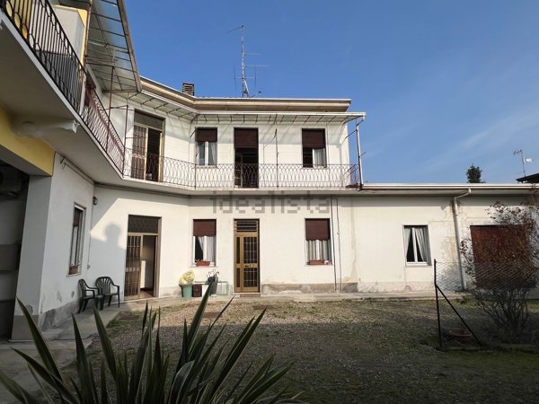 casa indipendente in vendita a Busto Arsizio