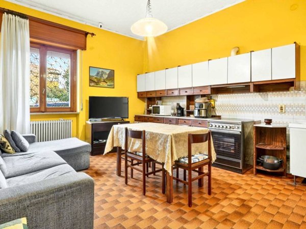 casa indipendente in vendita a Busto Arsizio in zona Borsano