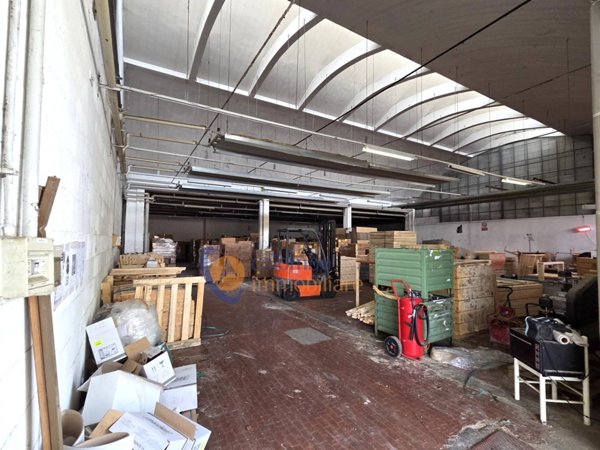 locale di sgombero in vendita a Busto Arsizio