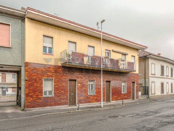 casa indipendente in vendita a Busto Arsizio