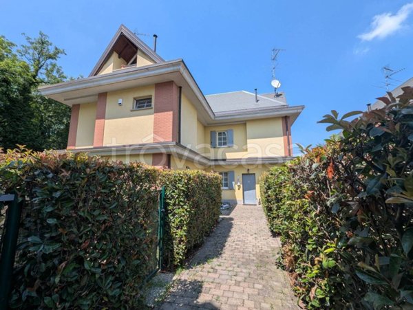 casa indipendente in vendita a Busto Arsizio