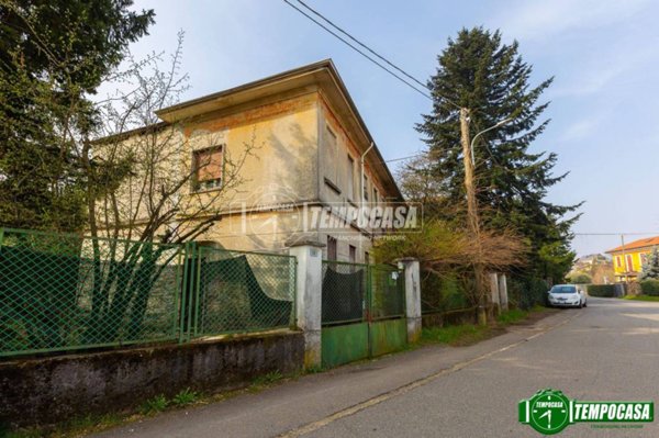 casa indipendente in vendita a Busto Arsizio