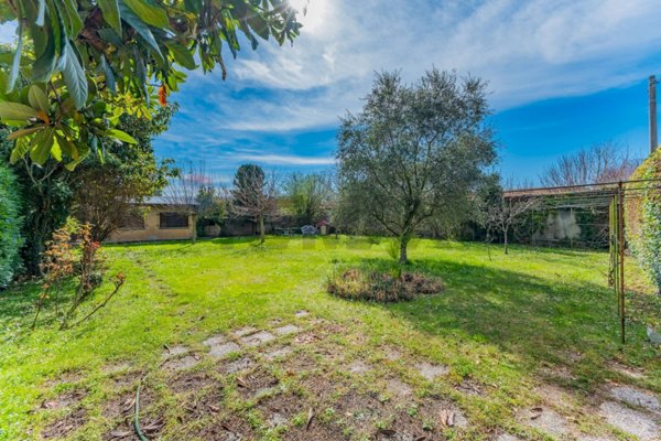 casale in vendita a Busto Arsizio