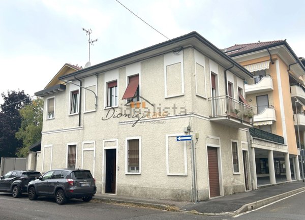 casa indipendente in vendita a Busto Arsizio