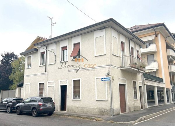 casa indipendente in vendita a Busto Arsizio