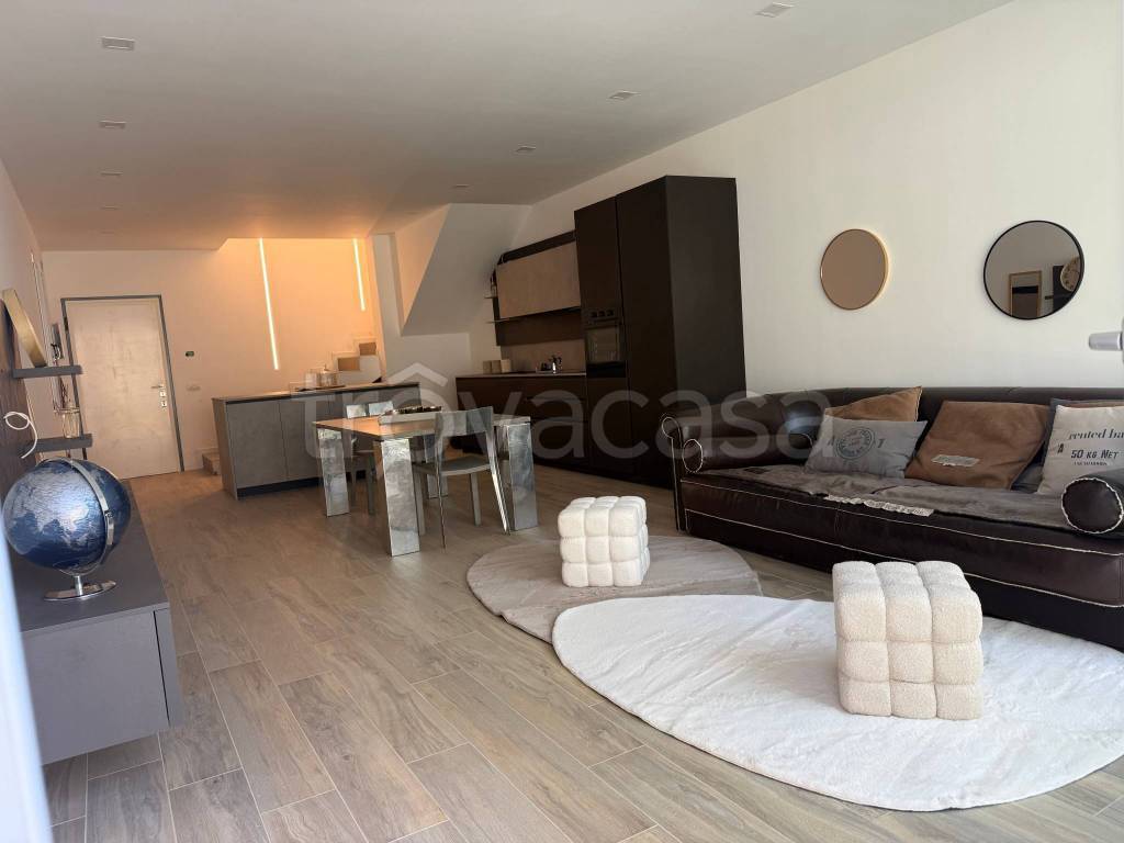 casa indipendente in vendita a Busto Arsizio