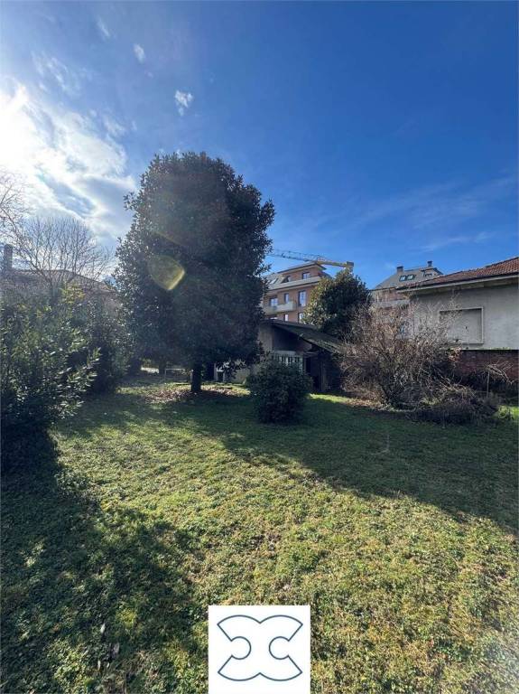 casa indipendente in vendita a Busto Arsizio