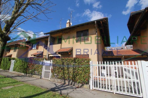 casa indipendente in vendita a Busto Arsizio