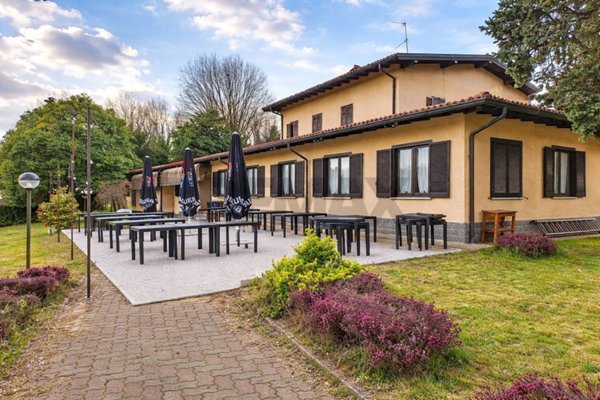 locale commerciale in vendita a Busto Arsizio