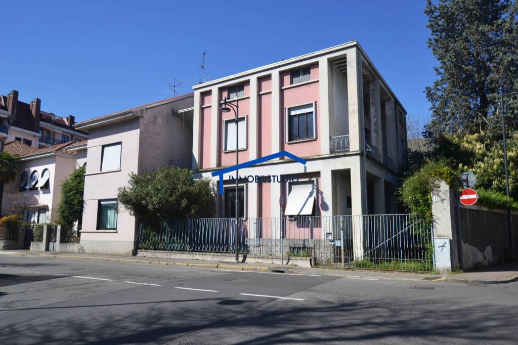 casa indipendente in vendita a Busto Arsizio