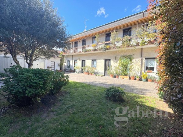 casa indipendente in vendita a Busto Arsizio