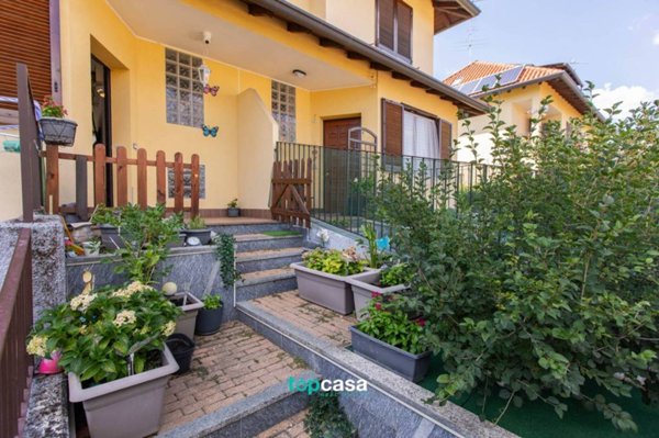 casa indipendente in vendita a Busto Arsizio