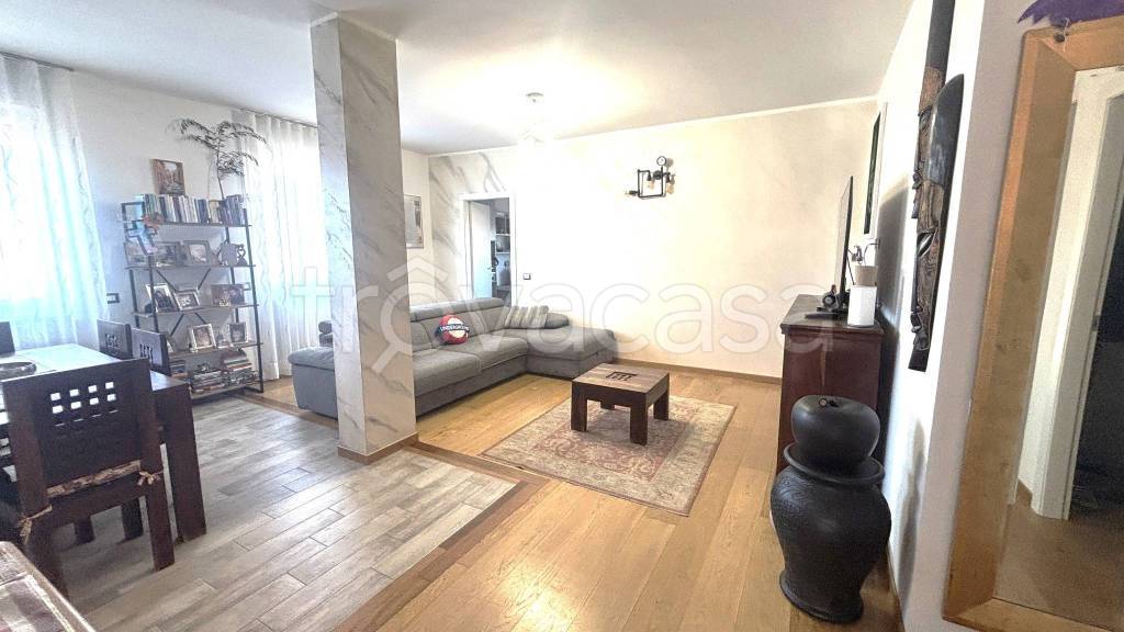 appartamento in vendita a Busto Arsizio in zona Borsano