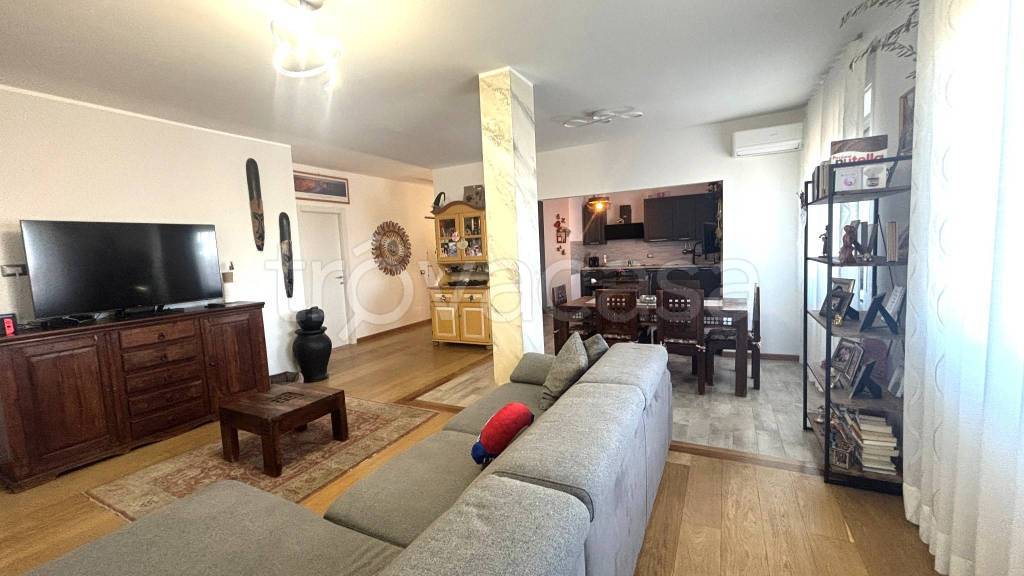 appartamento in vendita a Busto Arsizio in zona Borsano