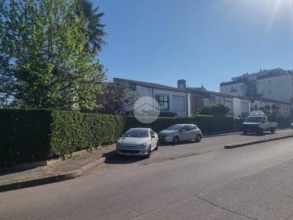 casa indipendente in vendita a Busto Arsizio