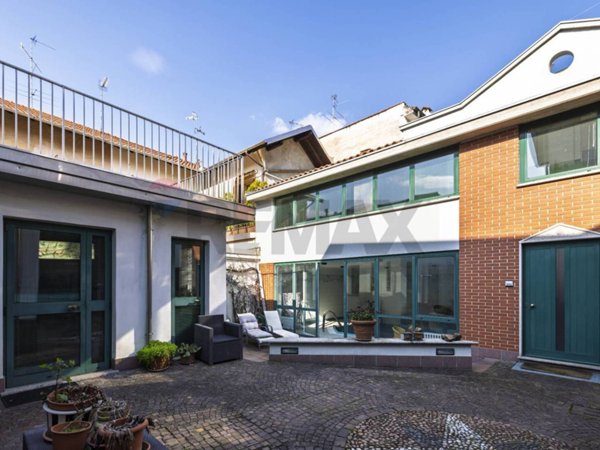 casa indipendente in vendita a Busto Arsizio