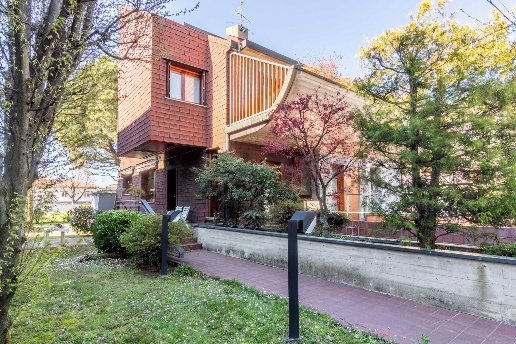 casa indipendente in vendita a Busto Arsizio