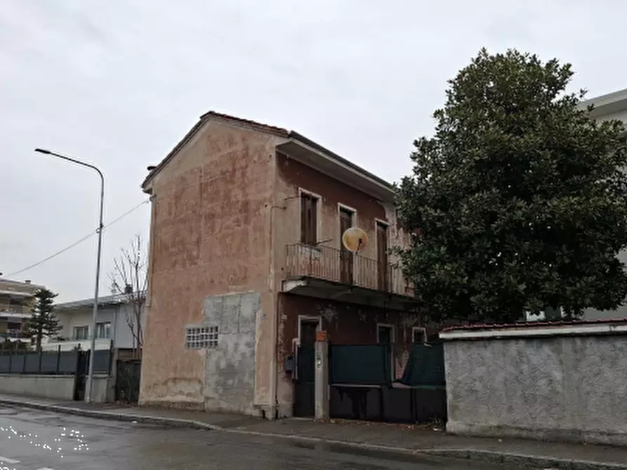 casa indipendente in vendita a Busto Arsizio
