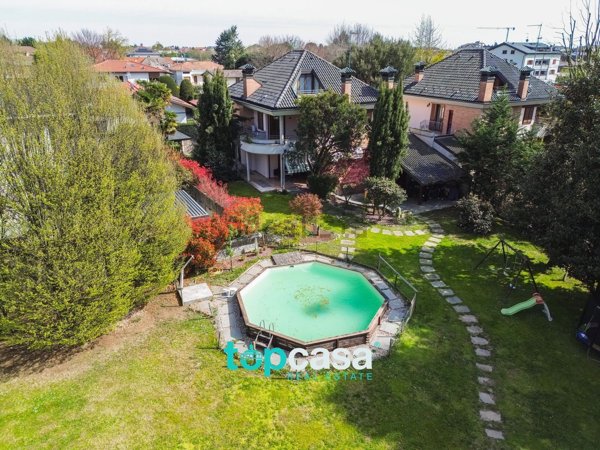 casa indipendente in vendita a Busto Arsizio