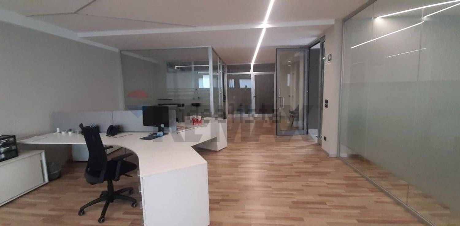 ufficio in vendita a Busto Arsizio