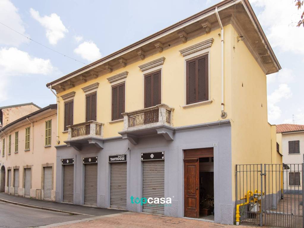 casa indipendente in vendita a Busto Arsizio