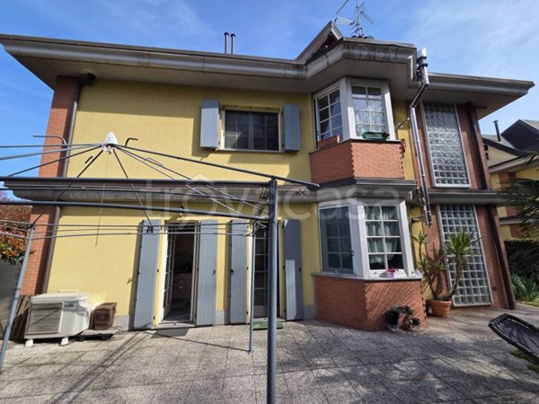 casa indipendente in vendita a Busto Arsizio